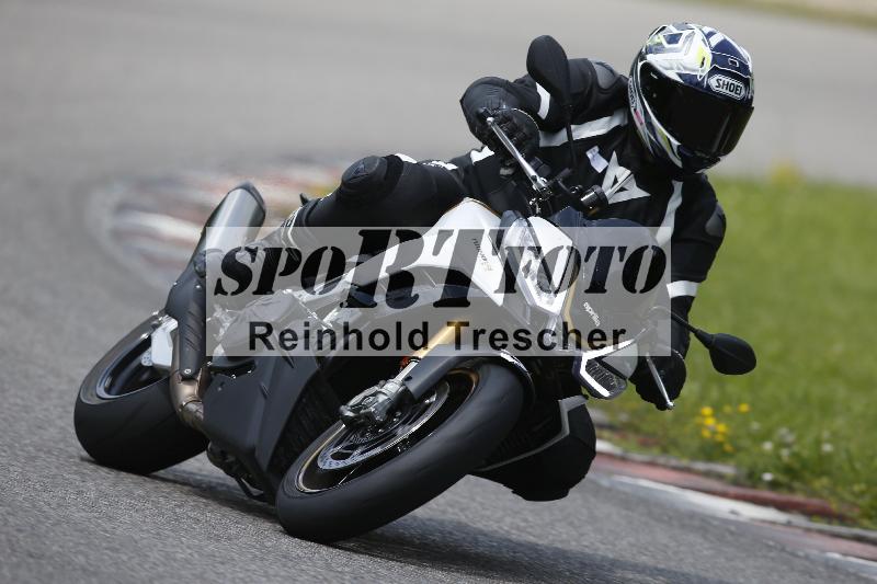 /Archiv-2024/29 12.06.2024 MOTO.CH Track Day ADR/Gruppe rot/30